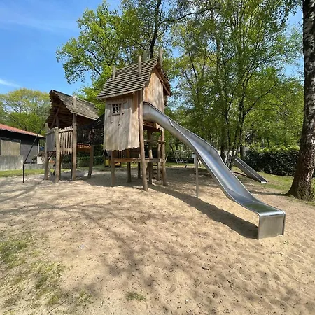 Veluwe Private Jacuzzi, Park Swimming Pool And Children's Entertainment