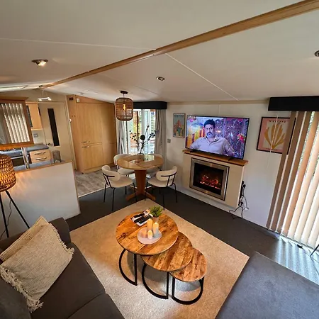 Veluwe Private Jacuzzi, Park Swimming Pool And Children's Entertainment *