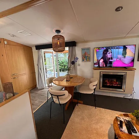 Veluwe Private Jacuzzi, Park Swimming Pool And Children's Entertainment Hoenderloo