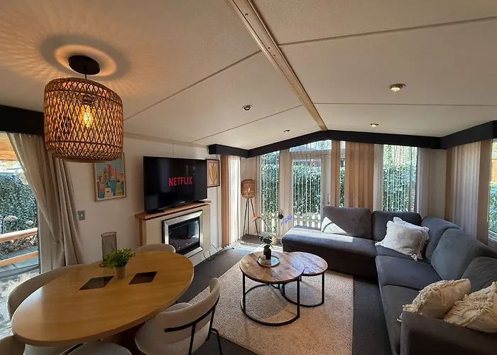 Veluwe Private Jacuzzi, Park Swimming Pool And Children's Entertainment Hoenderloo