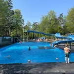 Lejlighed Veluwe Private Jacuzzi, Park Swimming Pool And Children's Entertainment